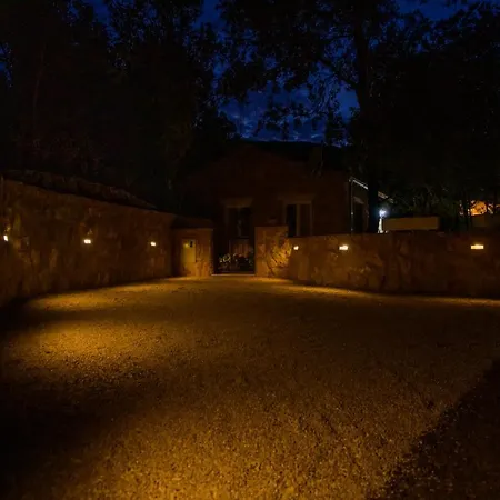Stone House Leani Villa *