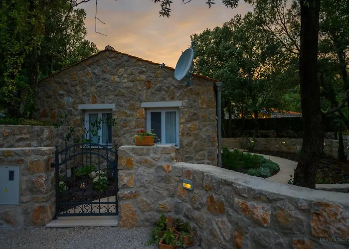 Stone House Leani Villa
