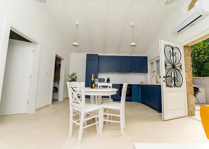 Vila Stone House Leani